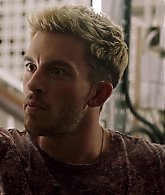 Crashing_S01E02_Episode_2_1080p_0399.jpg