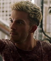 Crashing_S01E02_Episode_2_1080p_0400.jpg