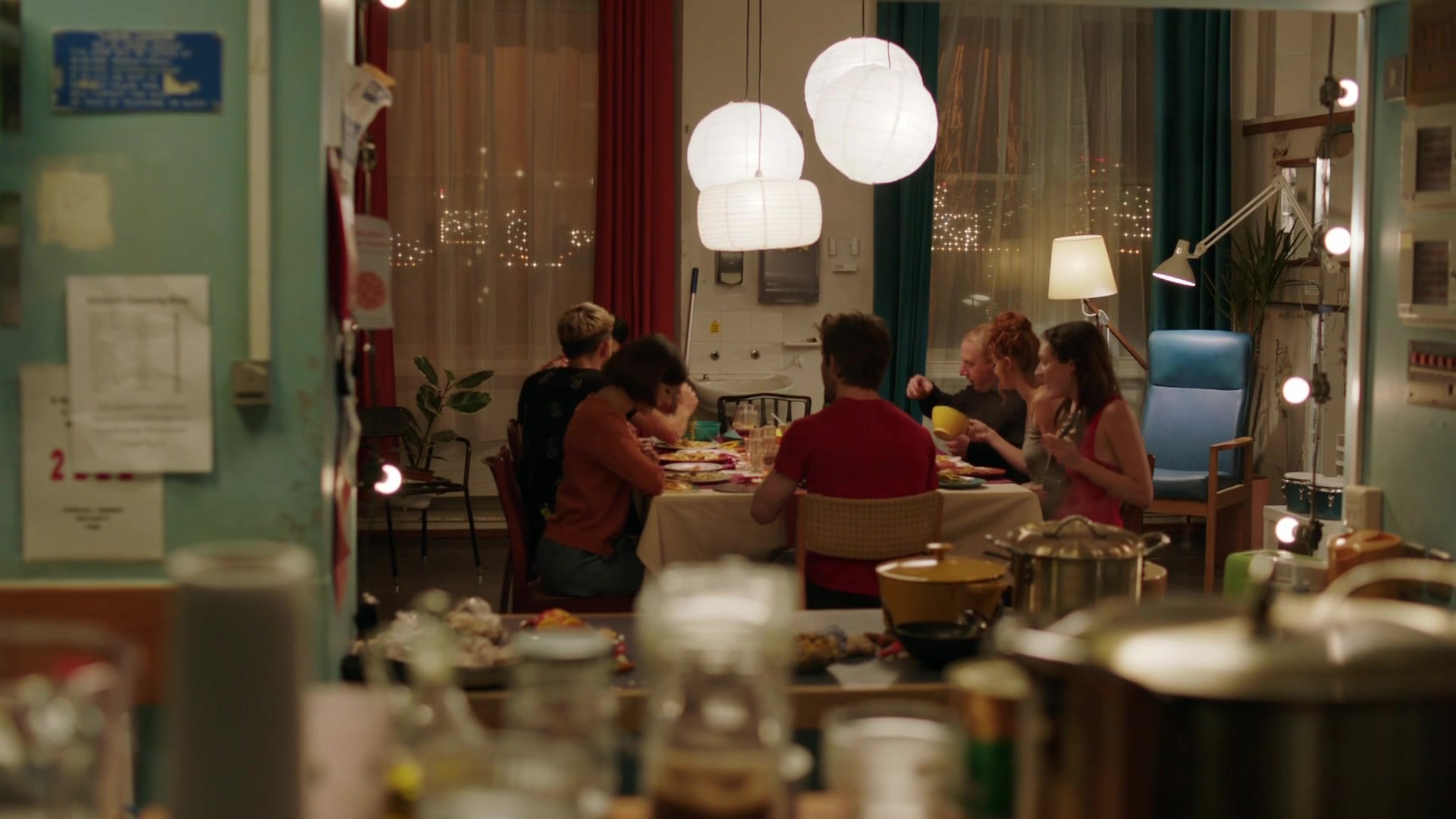 Crashing_S01E03_Episode_3_1080p_1120.jpg