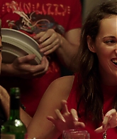 Crashing_S01E03_Episode_3_1080p_2680.jpg