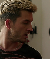 Crashing_S01E04_Episode_4_1080p_1011.jpg