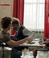 Crashing_S01E05_Episode_5_1080p_0908.jpg