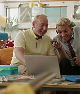 Crashing_S01E05_Episode_5_1080p_1313.jpg