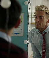 Crashing_S01E05_Episode_5_1080p_2290.jpg