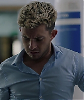 Crashing_S01E06_Episode_6_1080p_0723.jpg