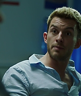 Crashing_S01E06_Episode_6_1080p_1958.jpg