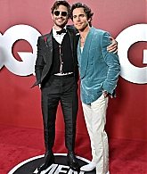jonathanbaileyonline_gqmenyear23_arrivals_284229.jpg