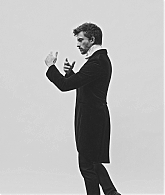 jonathanbaileyonline_esquire25issue_28929.jpg