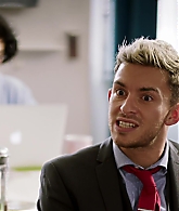 Crashing_S01E01_Episode_1_1080p_0298.jpg
