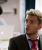 Crashing_S01E01_Episode_1_1080p_0299.jpg