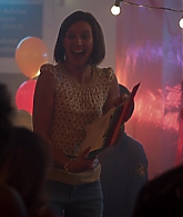 Crashing_S01E01_Episode_1_1080p_0894.jpg