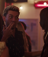 Crashing_S01E01_Episode_1_1080p_1148.jpg