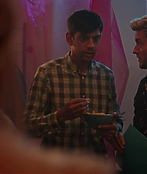 Crashing_S01E01_Episode_1_1080p_1282.jpg