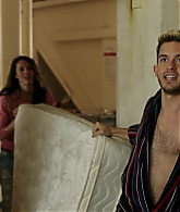 Crashing_S01E02_Episode_2_1080p_0251.jpg