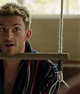 Crashing_S01E02_Episode_2_1080p_0286.jpg